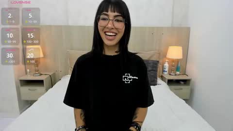 Emily Rojas online show from October 24, 2025, 7:43 pm