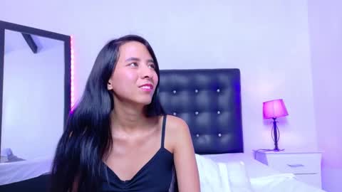 skinny_hottie18 online show from September 23, 2025, 1:58 pm