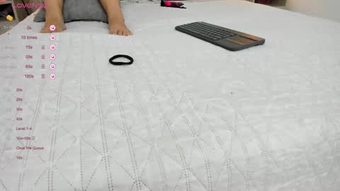 Snapshot of skinny_isabela chatting on February 13, 2025, 2:20 pm Isabela online show from February 13, 2025, 2:20 pm