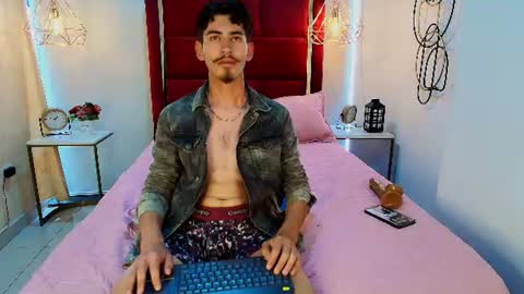 Snapshot of skinny_jean_ chatting on June 17, 2026, 8:10 pm skinny jean online show from June 17, 2026, 8:10 pm