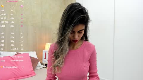 Snapshot of skinny_noa chatting on January 5, 2025, 11:37 am Noa online show from January 5, 2025, 11:37 am