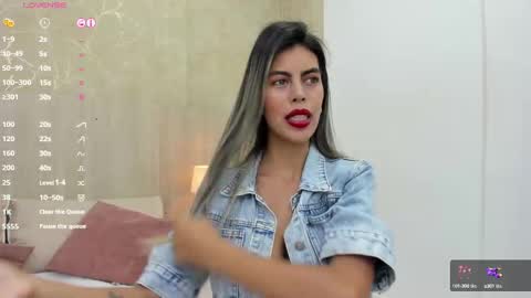 Snapshot of skinny_noa chatting on February 17, 2025, 11:23 am Noa online show from February 17, 2025, 11:23 am