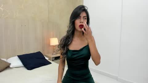 Snapshot of skinny_noa chatting on October 17, 2025, 11:35 am Noa online show from October 17, 2025, 11:35 am