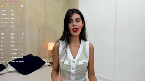 Snapshot of skinny_noa chatting on October 27, 2025, 11:25 am Noa online show from October 27, 2025, 11:25 am