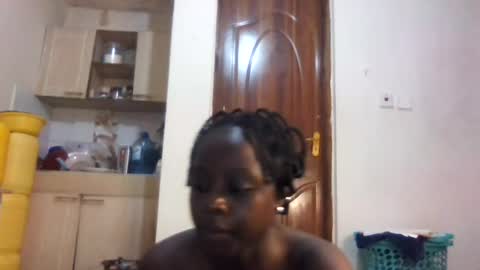 Snapshot of skinny_petite18 chatting on June 12, 2026, 2:27 pm Munah online show from June 12, 2026, 2:27 pm