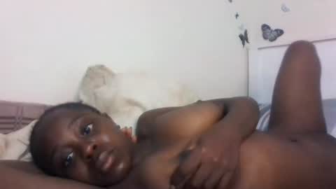 Snapshot of skinny_petite18 chatting on July 2, 2026, 11:27 am Munah online show from July 2, 2026, 11:27 am