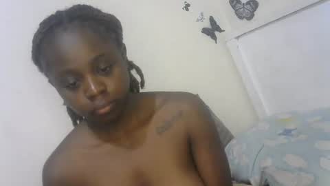 Snapshot of skinny_petite18 chatting on July 11, 2026, 10:18 am Munah online show from July 11, 2026, 10:18 am