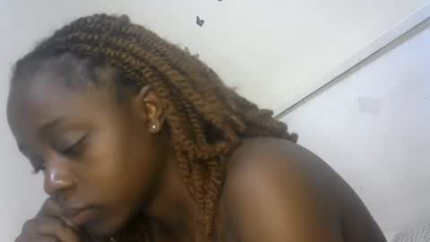 Snapshot of skinny_petite18 chatting on July 13, 2026, 3:48 pm Munah online show from July 13, 2026, 3:48 pm