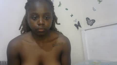 Snapshot of skinny_petite18 chatting on July 16, 2026, 11:38 am Munah online show from July 16, 2026, 11:38 am