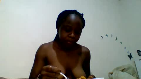 Snapshot of skinny_petite18 chatting on July 26, 2026, 10:44 am Munah online show from July 26, 2026, 10:44 am