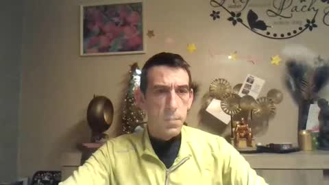 Snapshot of skinnybigcock2 chatting on December 28, 2024, 3:04 am SkinnyBigCock2 online show from December 28, 2024, 3:04 am