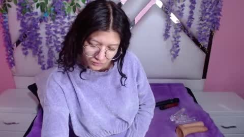 Snapshot of skinnyhorny_ chatting on December 21, 2024, 3:25 am SKINNYHORNY online show from December 21, 2024, 3:25 am