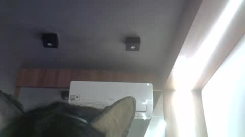 skinnykittencam online show from July 19, 2026, 2:10 pm