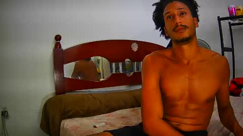 Skinny Latin Man online show from February 17, 2025, 4:04 pm