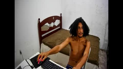 Snapshot of skinnylatinman chatting on December 3, 2025, 12:40 am Skinny Latin Man online show from December 3, 2025, 12:40 am