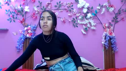 sofia online show from November 17, 2025, 1:28 pm