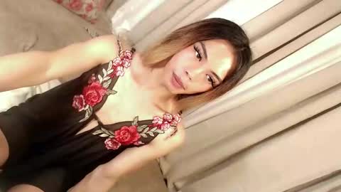 skinnytrans69 online show from April 30, 2026, 2:45 pm