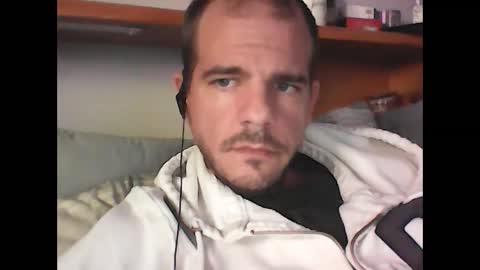 Easy-E online show from October 9, 2025, 1:53 pm