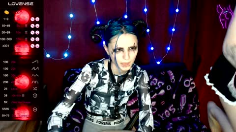 Snapshot of sky9669 chatting on December 1, 2024, 4:29 pm Iska Im genderfluid theyheshenot use ht have reasons and Mia my t-gf sheher online show from December 1, 2024, 4:29 pm