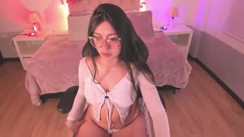 Hanna  online show from October 12, 2025, 2:32 am