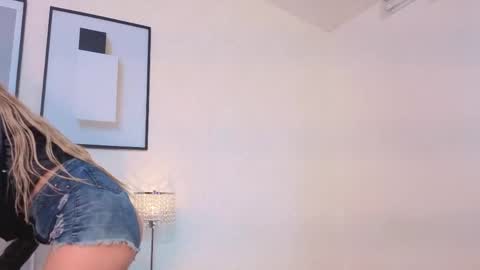 sky_johnson_ online show from May 21, 2026, 7:10 pm