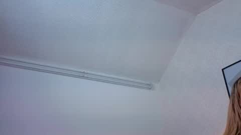 sky_johnson_ online show from May 22, 2026, 7:19 pm