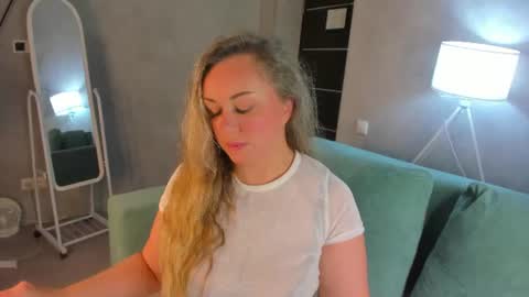 Snapshot of sky_kuper chatting on June 24, 2026, 1:04 am Sky online show from June 24, 2026, 1:04 am