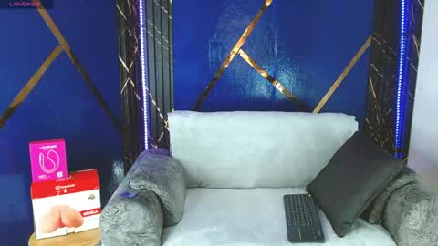 Snapshot of sky_walkerss chatting on May 8, 2026, 6:02 pm sky_walkerss online show from May 8, 2026, 6:02 pm