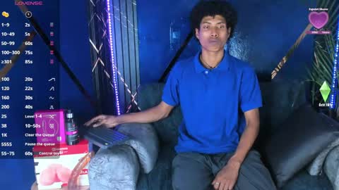 Snapshot of sky_walkerss chatting on June 1, 2026, 5:47 pm sky_walkerss online show from June 1, 2026, 5:47 pm