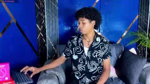 Snapshot of sky_walkerss chatting on June 14, 2026, 5:37 pm sky_walkerss online show from June 14, 2026, 5:37 pm