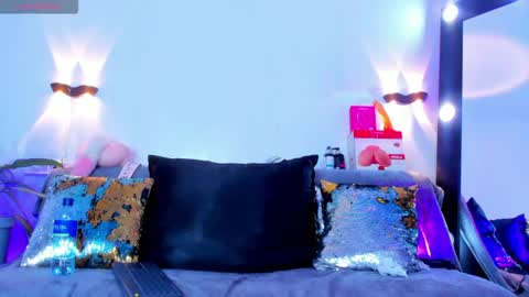 Snapshot of sky_walkerss chatting on June 27, 2026, 8:03 pm sky_walkerss online show from June 27, 2026, 8:03 pm