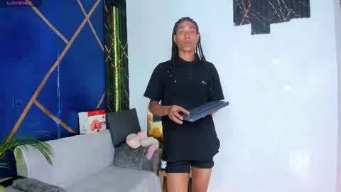 Snapshot of sky_walkerss chatting on July 4, 2026, 6:47 pm sky_walkerss online show from July 4, 2026, 6:47 pm