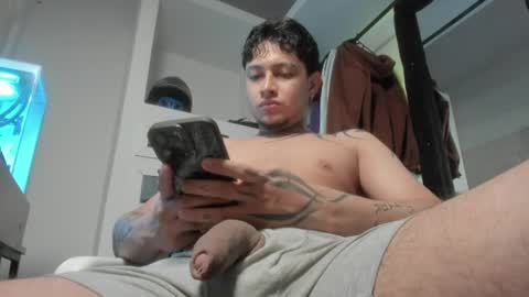 Snapshot of sky_wild chatting on July 5, 2026, 5:03 am sky_wild online show from July 5, 2026, 5:03 am