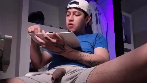 Snapshot of sky_wild chatting on August 1, 2026, 7:57 pm sky_wild online show from August 1, 2026, 7:57 pm