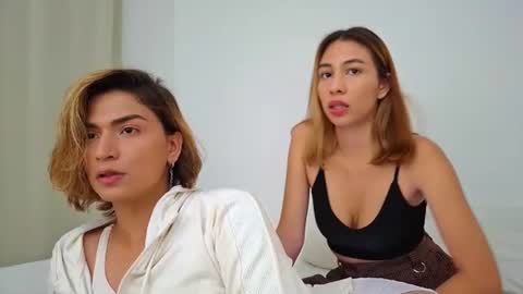 Snapshot of skyamber8v2 chatting on June 11, 2026, 12:32 am Vi online show from June 11, 2026, 12:32 am