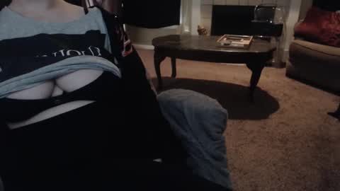 SKYLE   online show from March 5, 2026, 7:54 pm