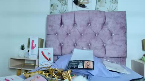 Snapshot of skye_moore chatting on October 9, 2025, 11:52 am skye moore online show from October 9, 2025, 11:52 am