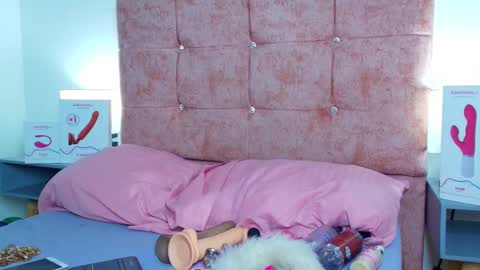 Snapshot of skye_moore chatting on October 13, 2025, 11:43 am skye moore online show from October 13, 2025, 11:43 am