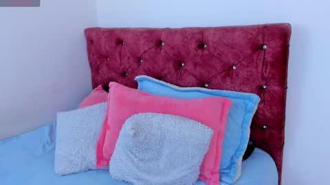 Snapshot of skyhotgirl chatting on May 4, 2026, 6:37 pm Sky online show from May 4, 2026, 6:37 pm