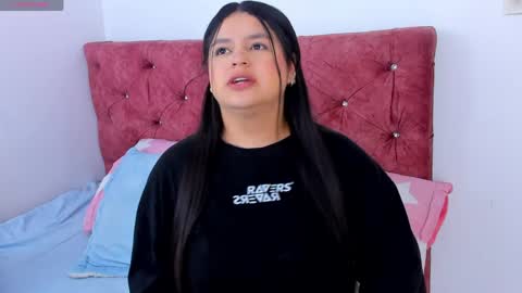 Snapshot of skyhotgirl chatting on May 14, 2026, 6:04 pm Sky online show from May 14, 2026, 6:04 pm
