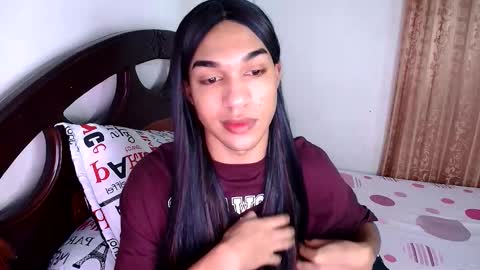 skyla online show from October 19, 2025, 3:18 am