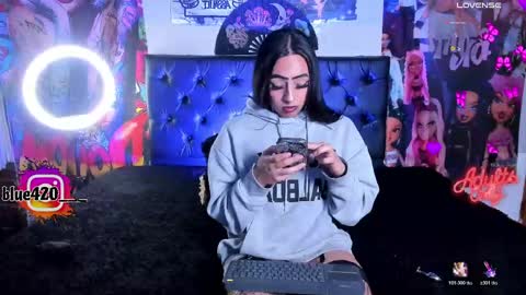 Snapshot of skyler__blue4 chatting on June 5, 2026, 2:29 am blue online show from June 5, 2026, 2:29 am