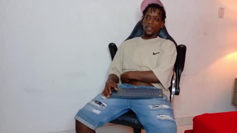 SKYLERBIGXXX online show from October 2, 2025, 4:08 am