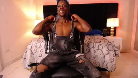 SKYLERBIGXXX online show from April 19, 2026, 4:12 am