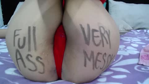 Snapshot of skynny_horney chatting on December 6, 2024, 4:03 am Skynny online show from December 6, 2024, 4:03 am