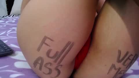 Snapshot of skynny_horney chatting on December 17, 2024, 4:56 am Skynny online show from December 17, 2024, 4:56 am