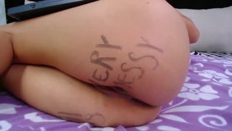 Snapshot of skynny_horney chatting on December 19, 2024, 10:56 am Skynny online show from December 19, 2024, 10:56 am