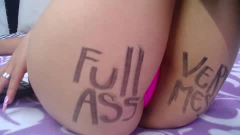 Snapshot of skynny_horney chatting on December 22, 2024, 4:50 am Skynny online show from December 22, 2024, 4:50 am