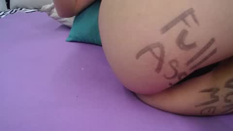 Snapshot of skynny_horney chatting on December 29, 2024, 4:48 am Skynny online show from December 29, 2024, 4:48 am