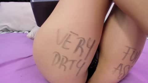 Snapshot of skynny_horney chatting on January 23, 2025, 12:46 am Skynny online show from January 23, 2025, 12:46 am